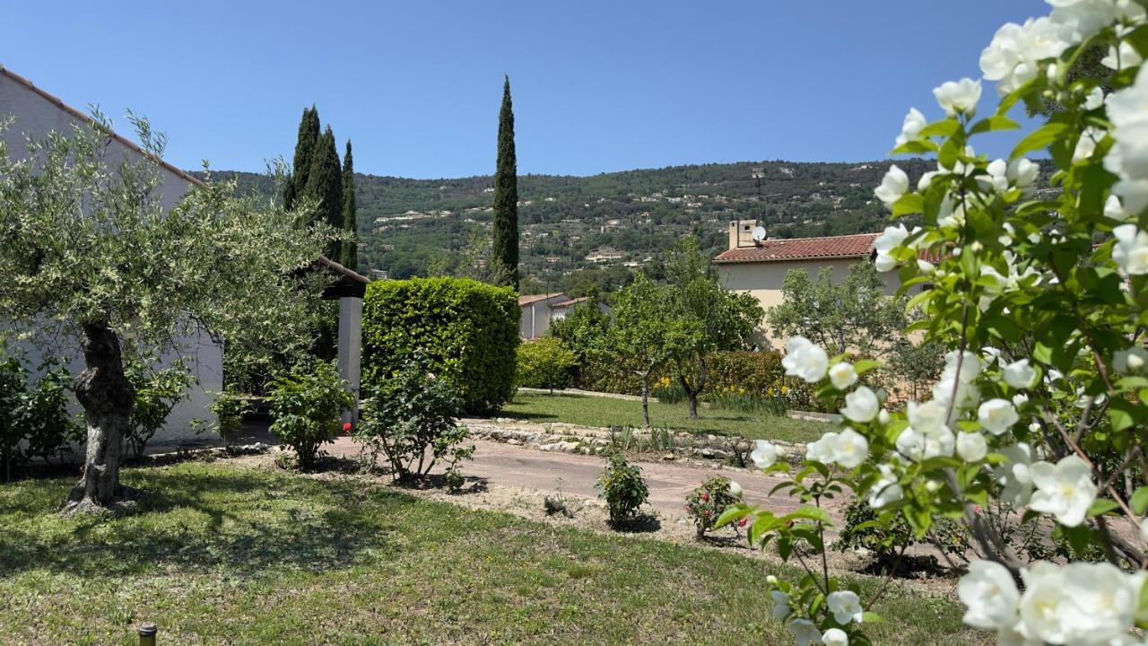 Villa Entiere Au Calme Dans Village Provencal Peymeinade Exterior foto